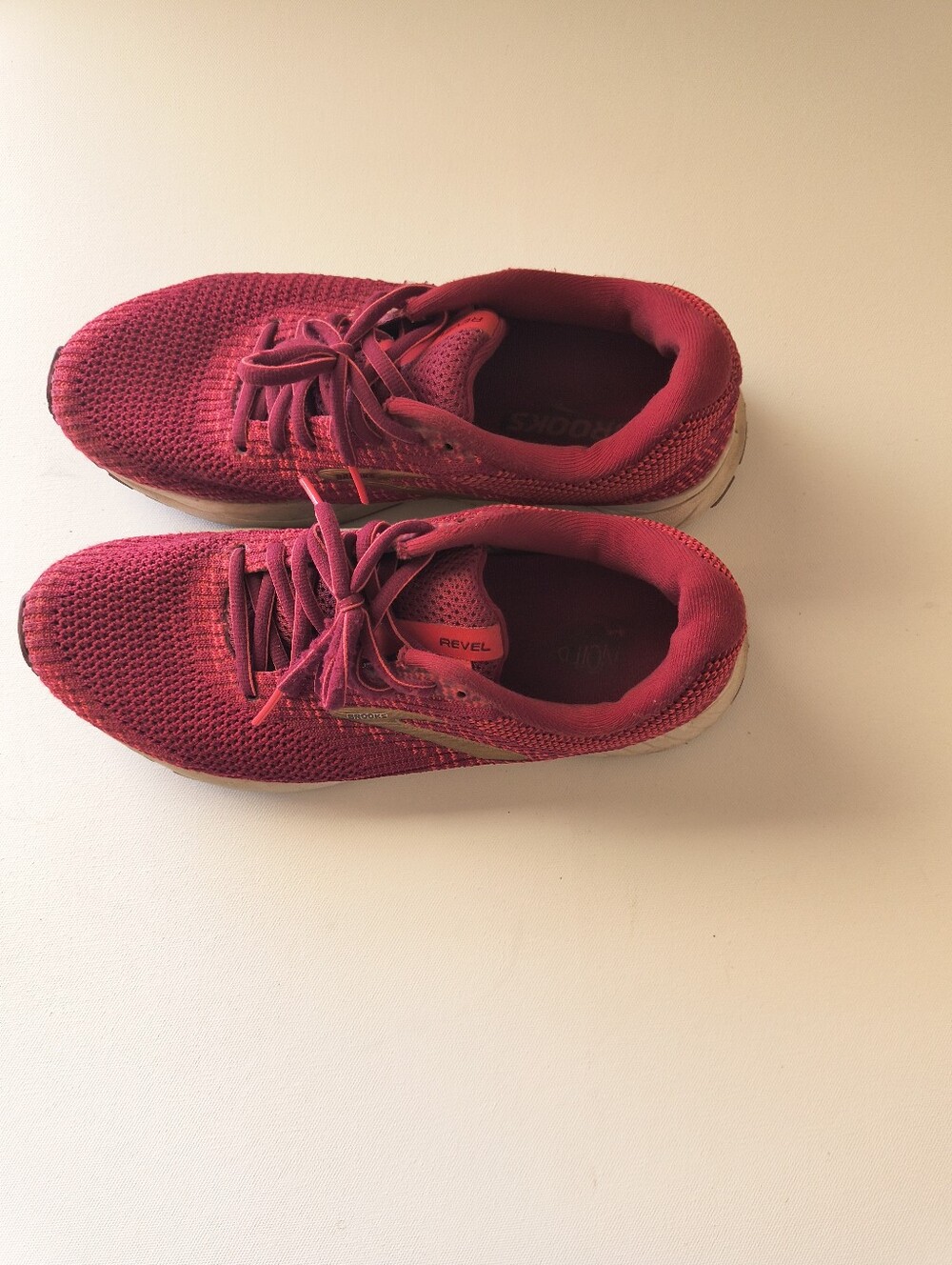 Brooks Revel 3 Running Shoes - Size 9 - Picture 3 of 10